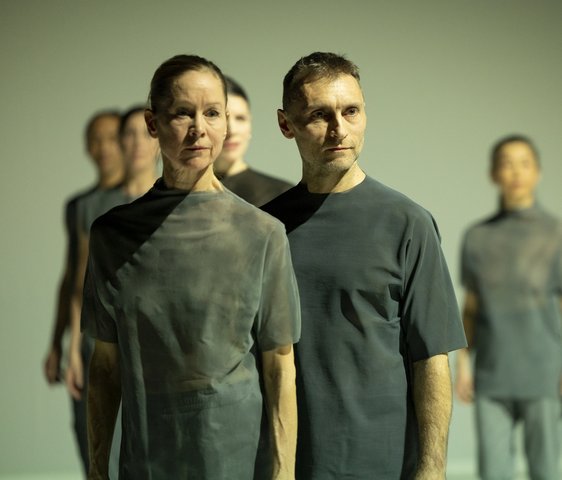 Dance On Ensemble performing MELLOWING