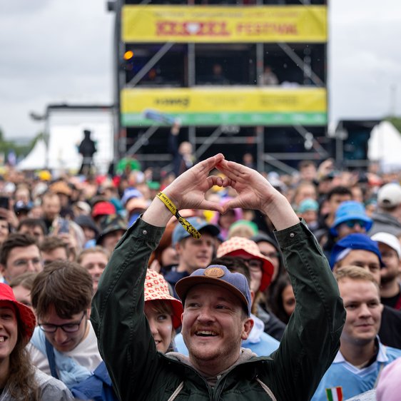 Menschenmenge bei einem Konzert beim Kessel Festival auf dem Cannstatter Wasen